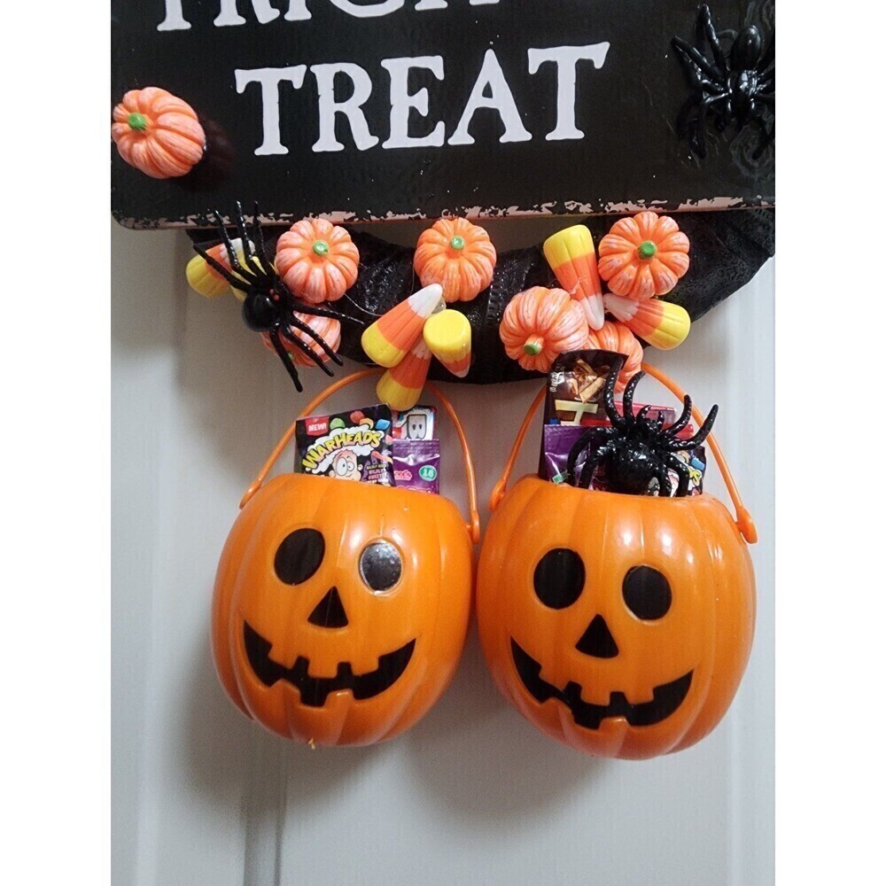Trick or Treat Halloween Wreath 8 1/2 inches-NEW - Picture 6 of 9